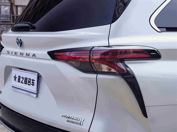 Фото 6 - Toyota Sienna