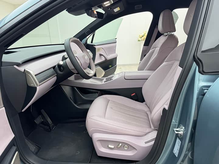 Фото 9 - Nio Onvo L60