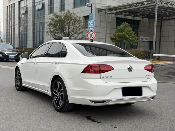 Фото 8 - Volkswagen Lamando L