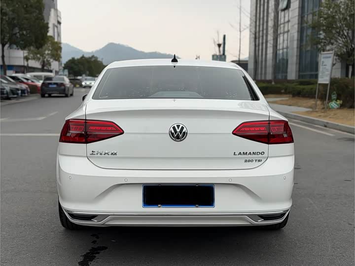 Фото 9 - Volkswagen Lamando L