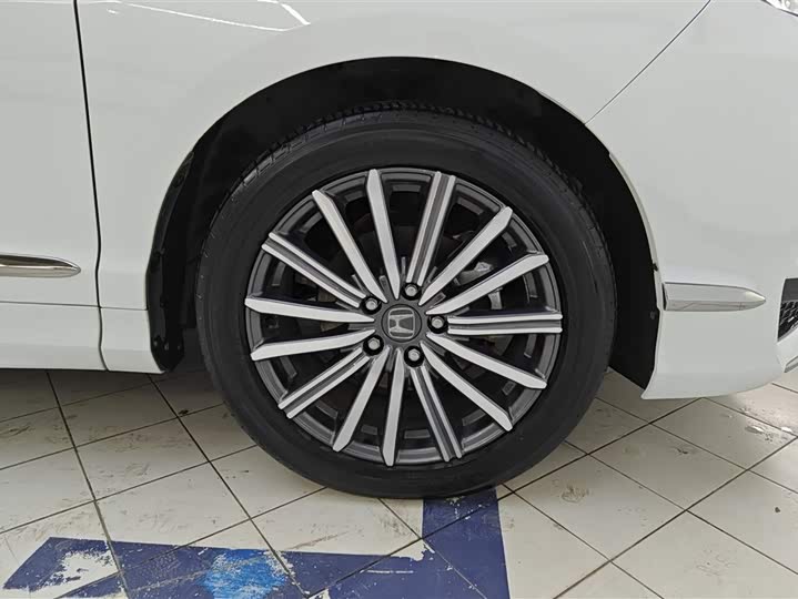 Фото 6 - Honda Elysion