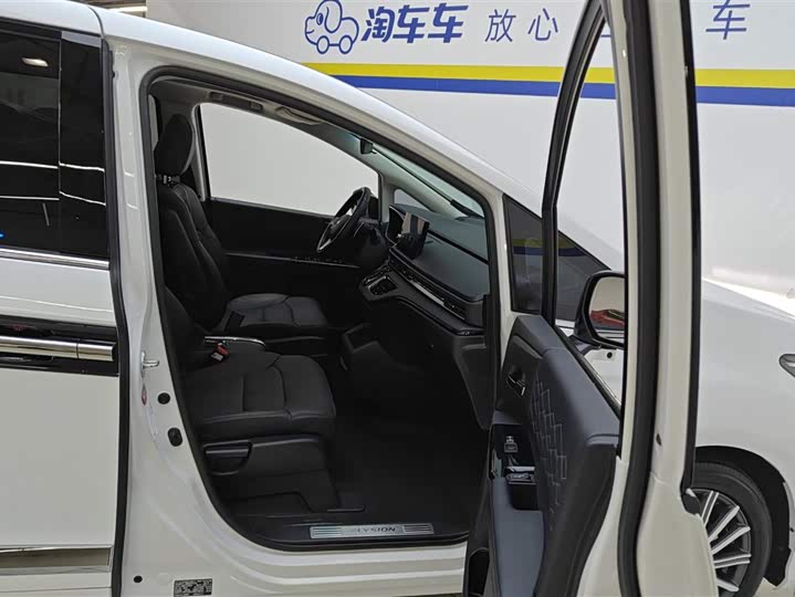 Фото 8 - Honda Elysion