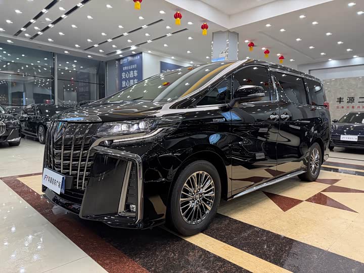 Фото 1 - Toyota Alphard