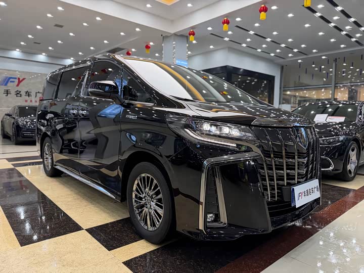 Фото 3 - Toyota Alphard