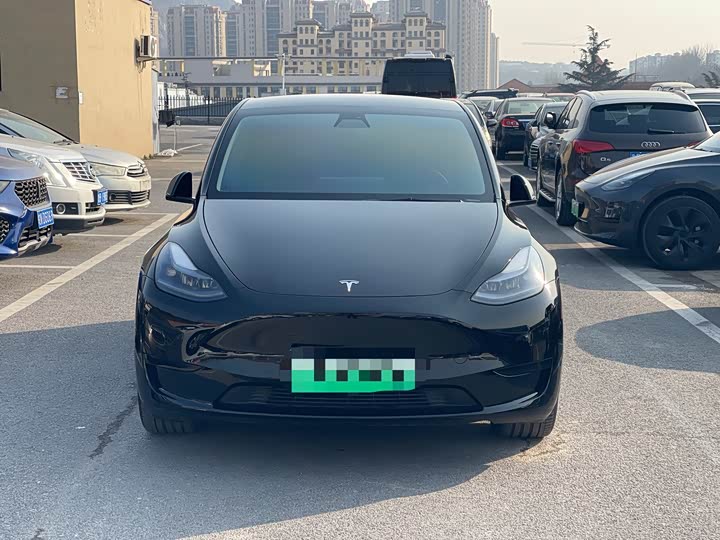 Фото 1 - Tesla Model Y