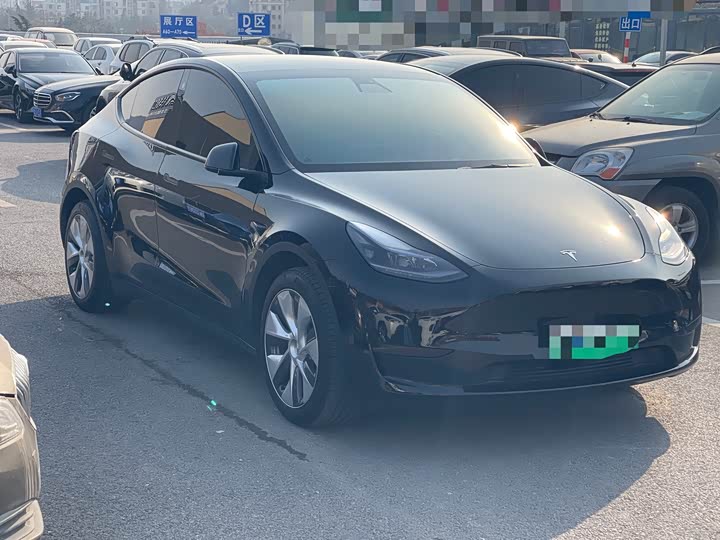 Фото 3 - Tesla Model Y