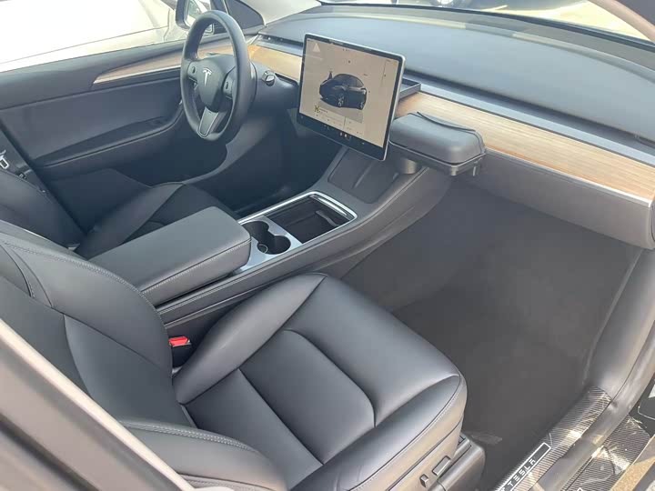 Фото 9 - Tesla Model Y