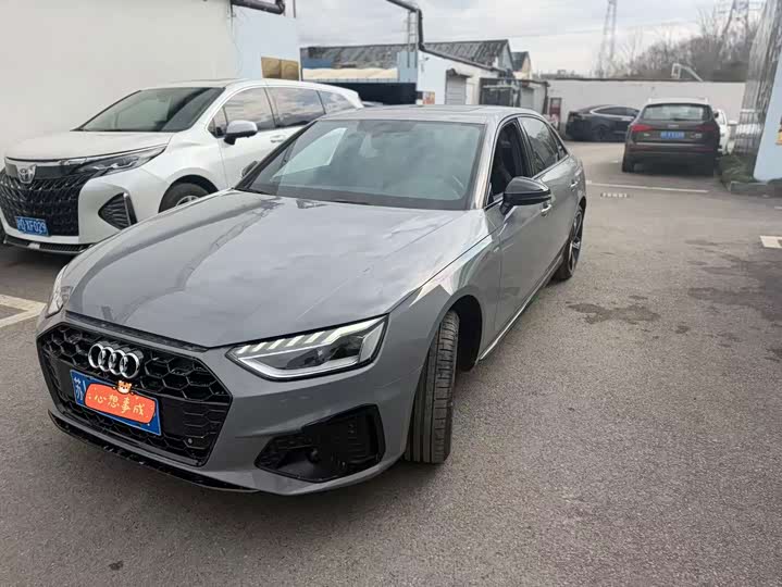 Фото 1 - Audi A4L