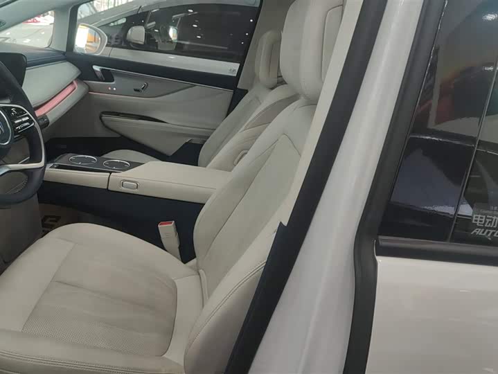 Фото 9 - Buick GL8 Hybrid