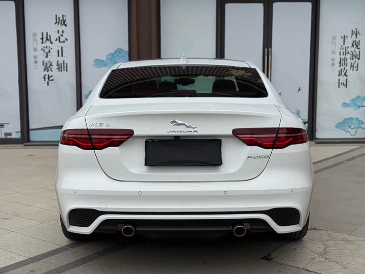 Фото 5 - Jaguar XE L