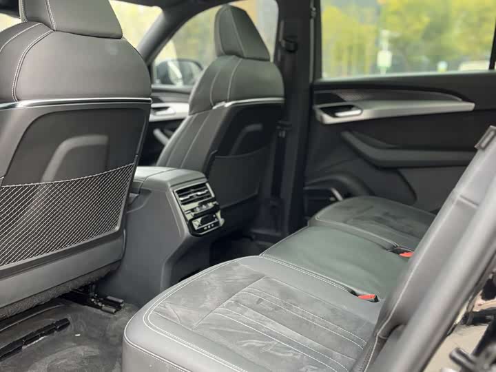 Фото 7 - Audi Q6