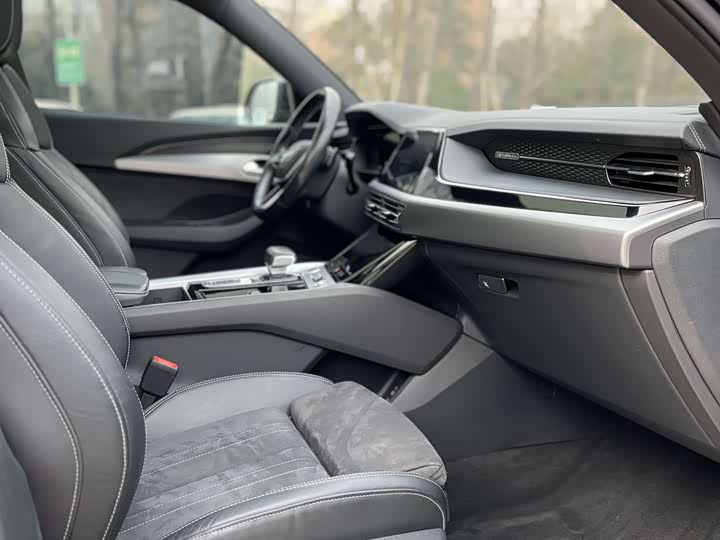 Фото 8 - Audi Q6