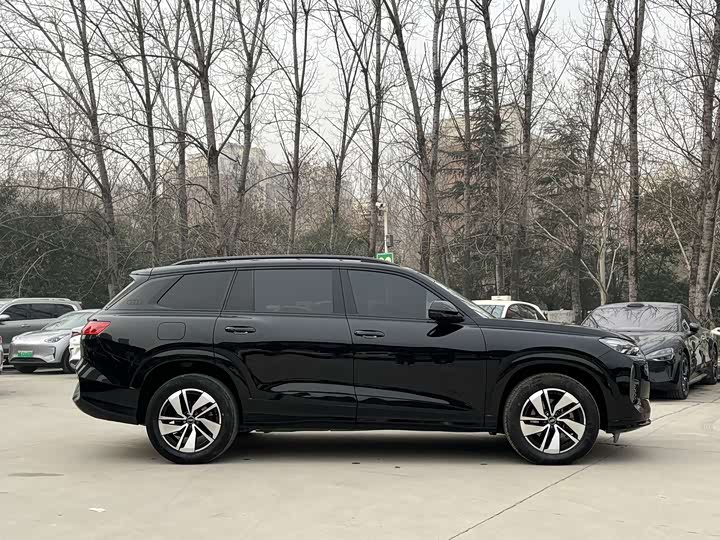 Фото 9 - Audi Q6