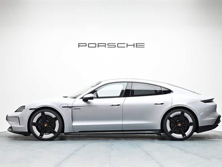 Фото 4 - Porsche Taycan