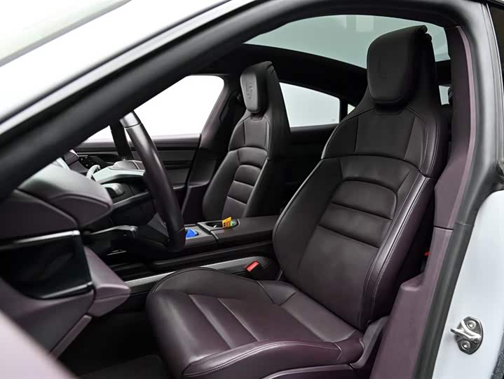 Фото 9 - Porsche Taycan