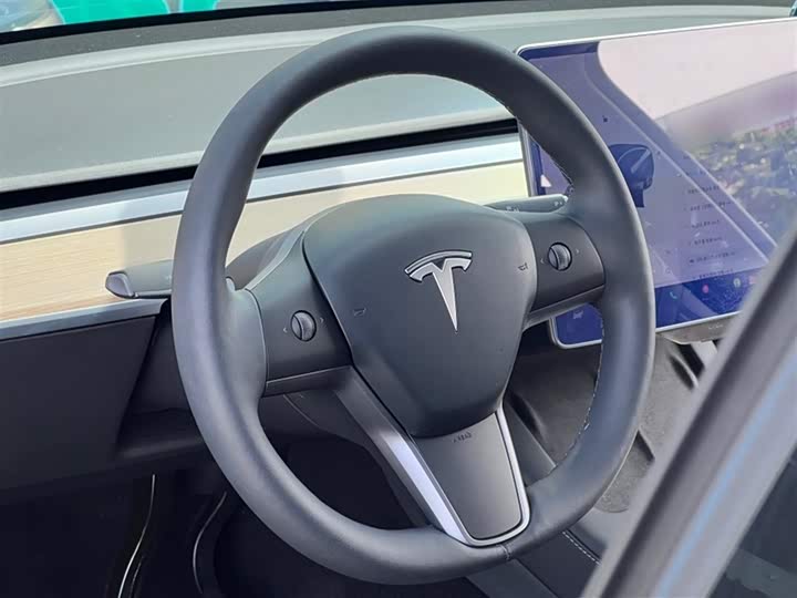 Фото 3 - Tesla Model Y