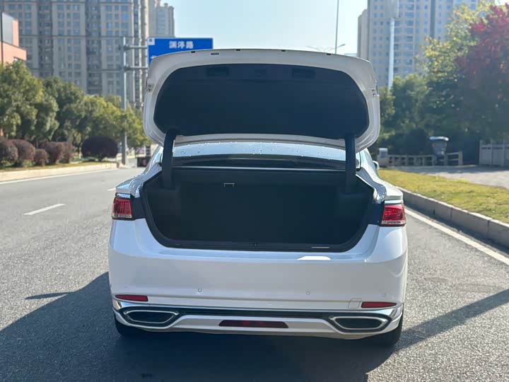 Фото 7 - Geely Emgrand GT