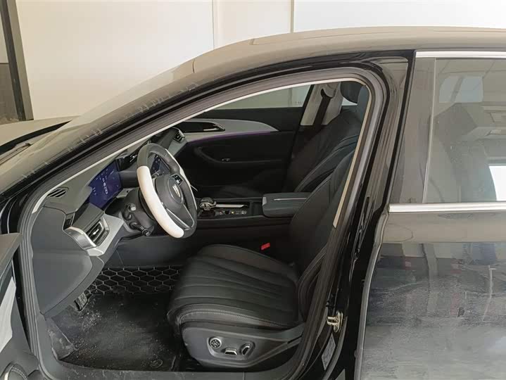 Фото 9 - Hongqi H5