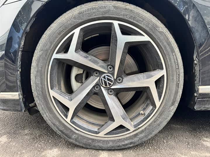 Фото 8 - Volkswagen Magotan