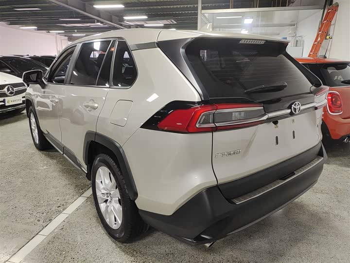 Фото 5 - Toyota Wildlander