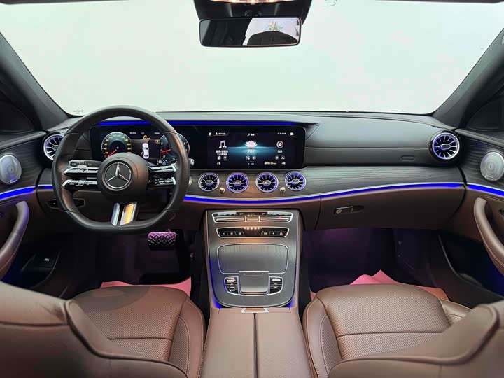 Фото 5 - Mercedes-Benz E-Class