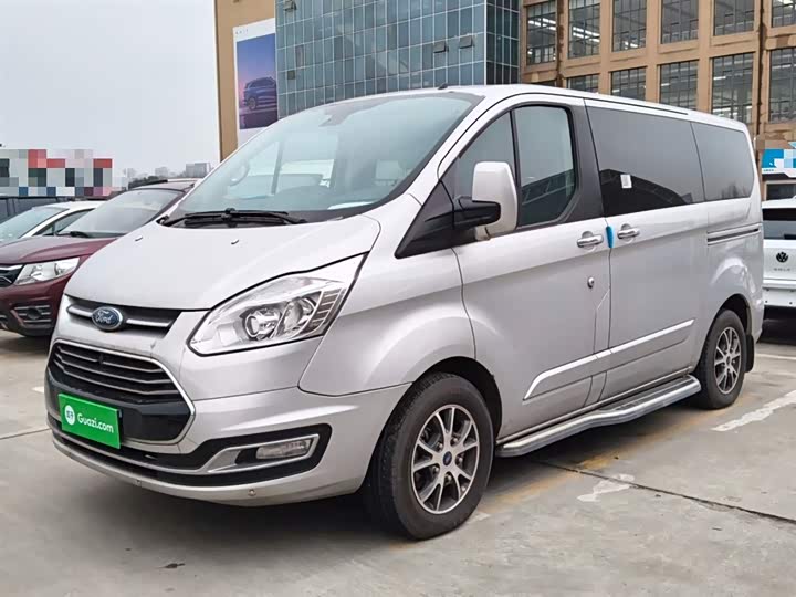 Фото 2 - Ford Tourneo