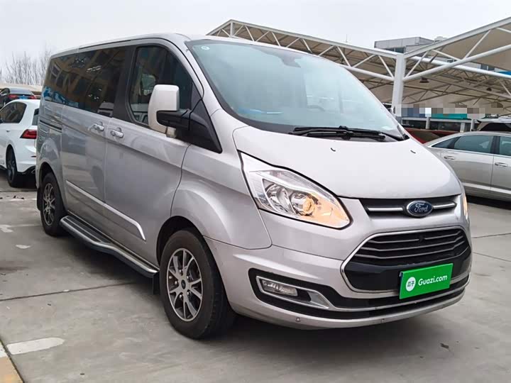 Фото 4 - Ford Tourneo