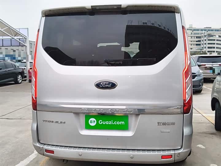 Фото 6 - Ford Tourneo