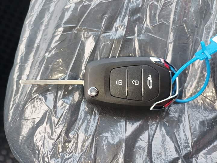 Фото 9 - Maxus V80