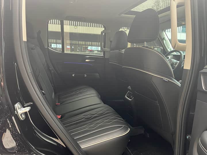 Фото 7 - Tank 300