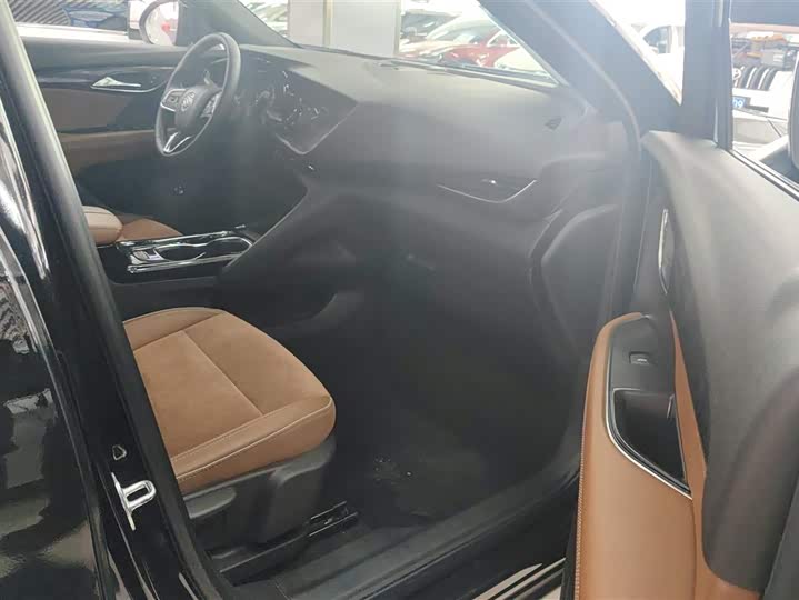 Фото 8 - Buick Envision Plus