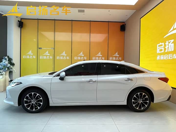 Фото 4 - Toyota Avalon