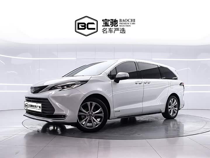 Фото 1 - Toyota Sienna