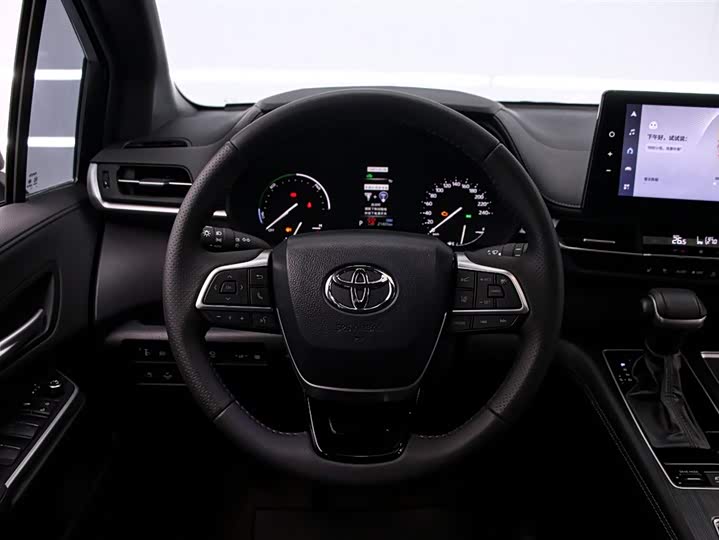 Фото 7 - Toyota Sienna