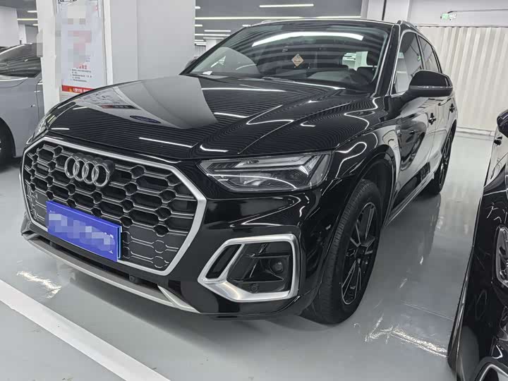 Фото 1 - Audi Q5L