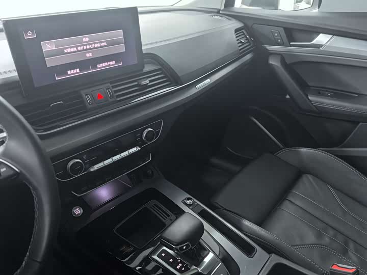 Фото 7 - Audi Q5L