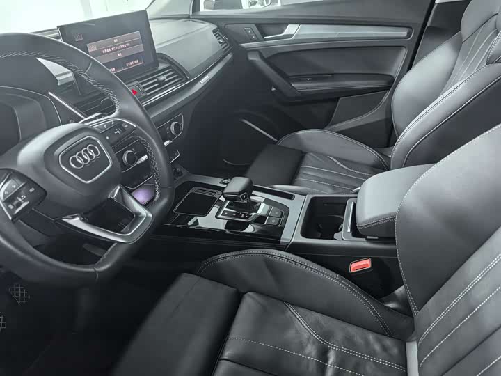 Фото 9 - Audi Q5L