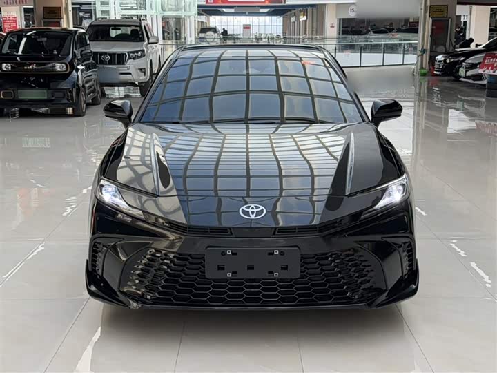 Фото 7 - Toyota Camry