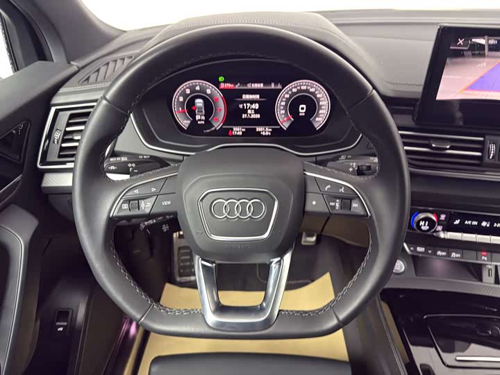 Фото 8 - Audi Q5L
