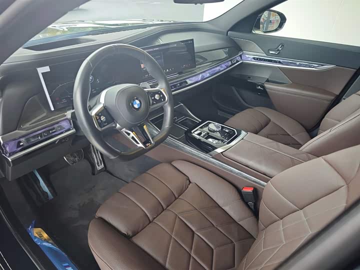 Фото 8 - BMW 7 Series