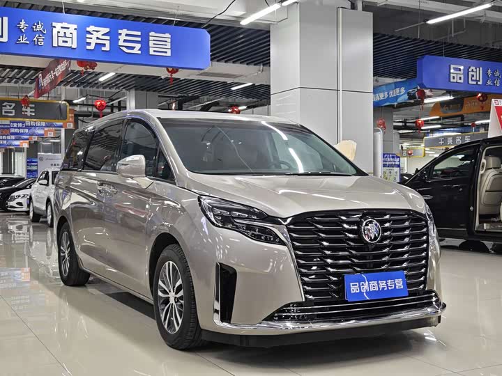 Фото 3 - Buick GL8 ES