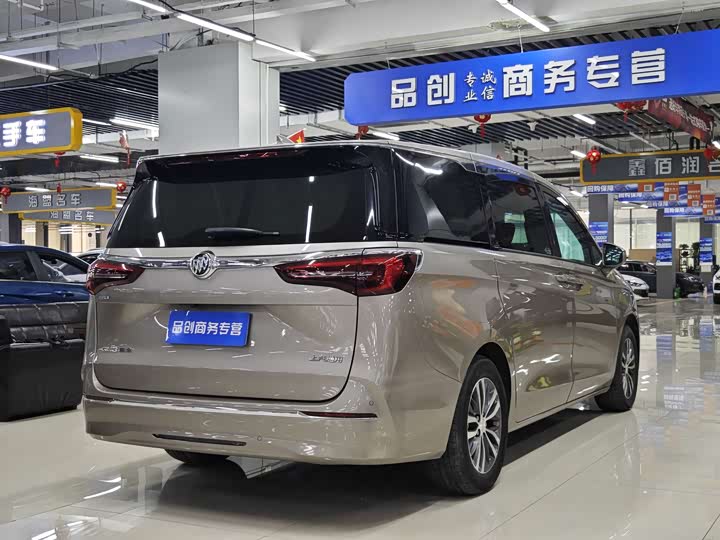 Фото 9 - Buick GL8 ES