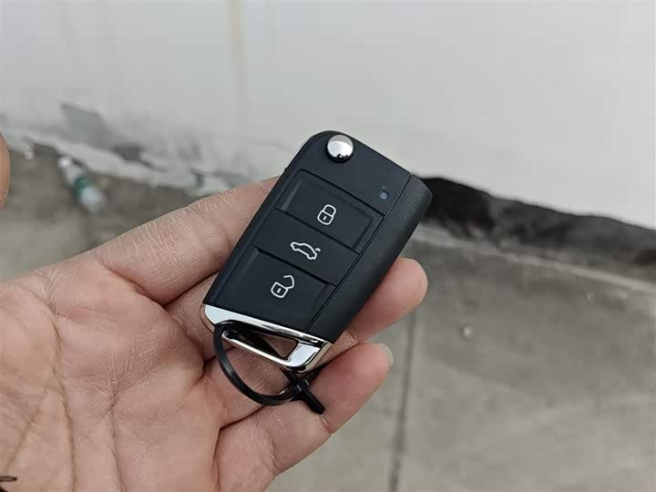 Фото 8 - Volkswagen Tharu