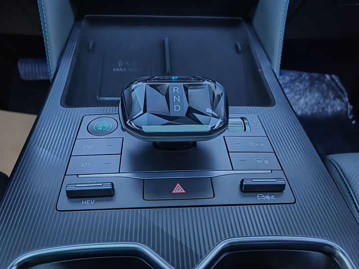 Фото 9 - BYD Song L DM-i Hybrid