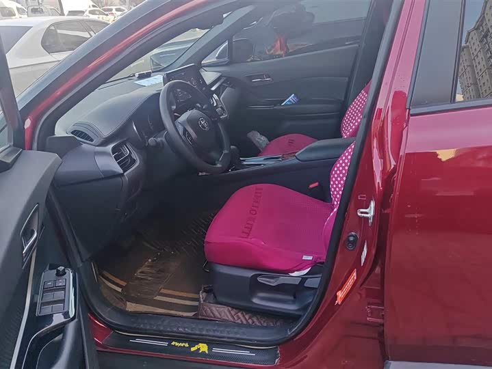 Фото 9 - Toyota Izoa