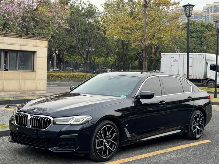 Фото 1 - BMW 5 Series