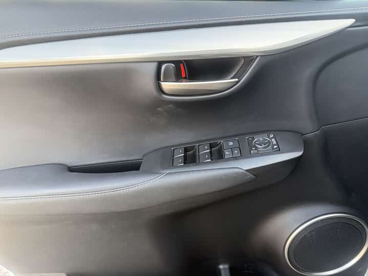 Фото 8 - Lexus NX