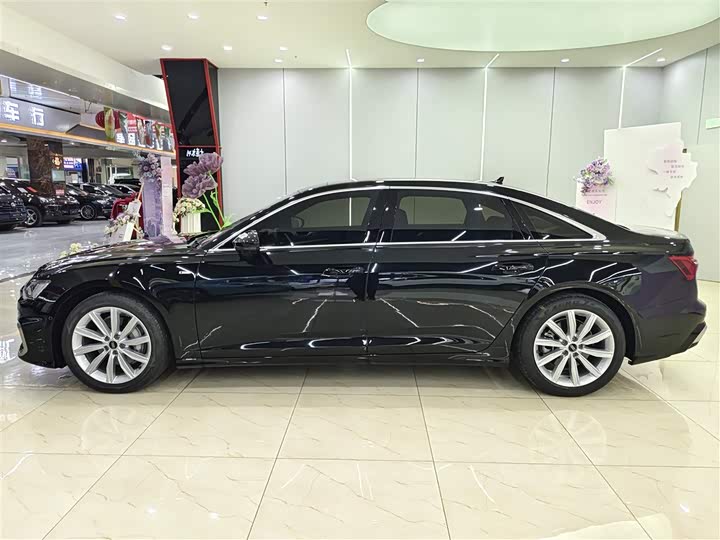 Фото 6 - Audi A6L