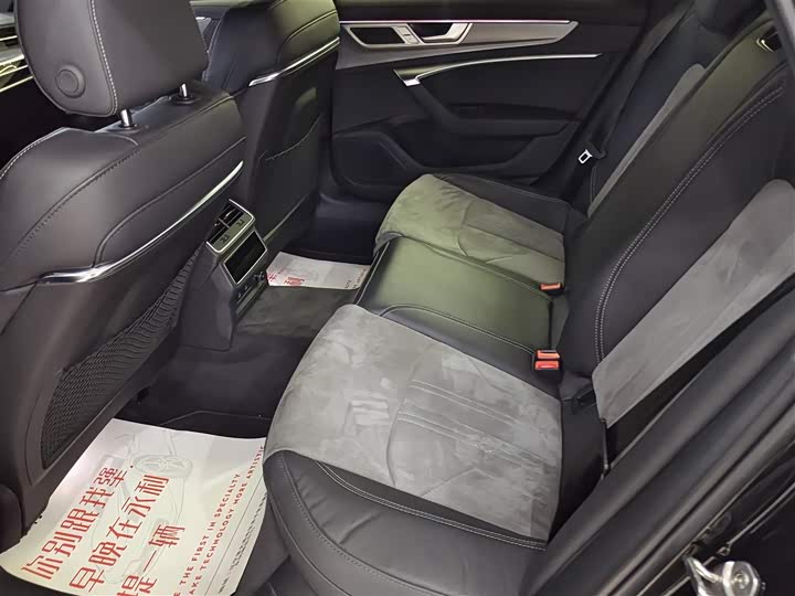 Фото 8 - Audi A6L