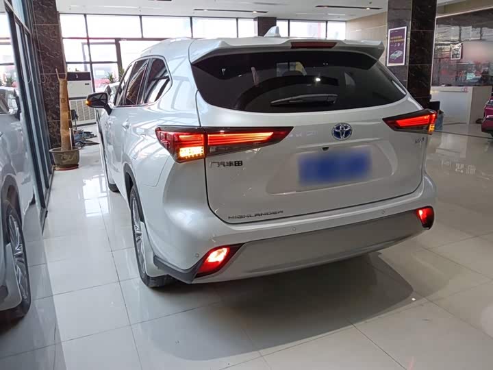 Фото 5 - Toyota Highlander